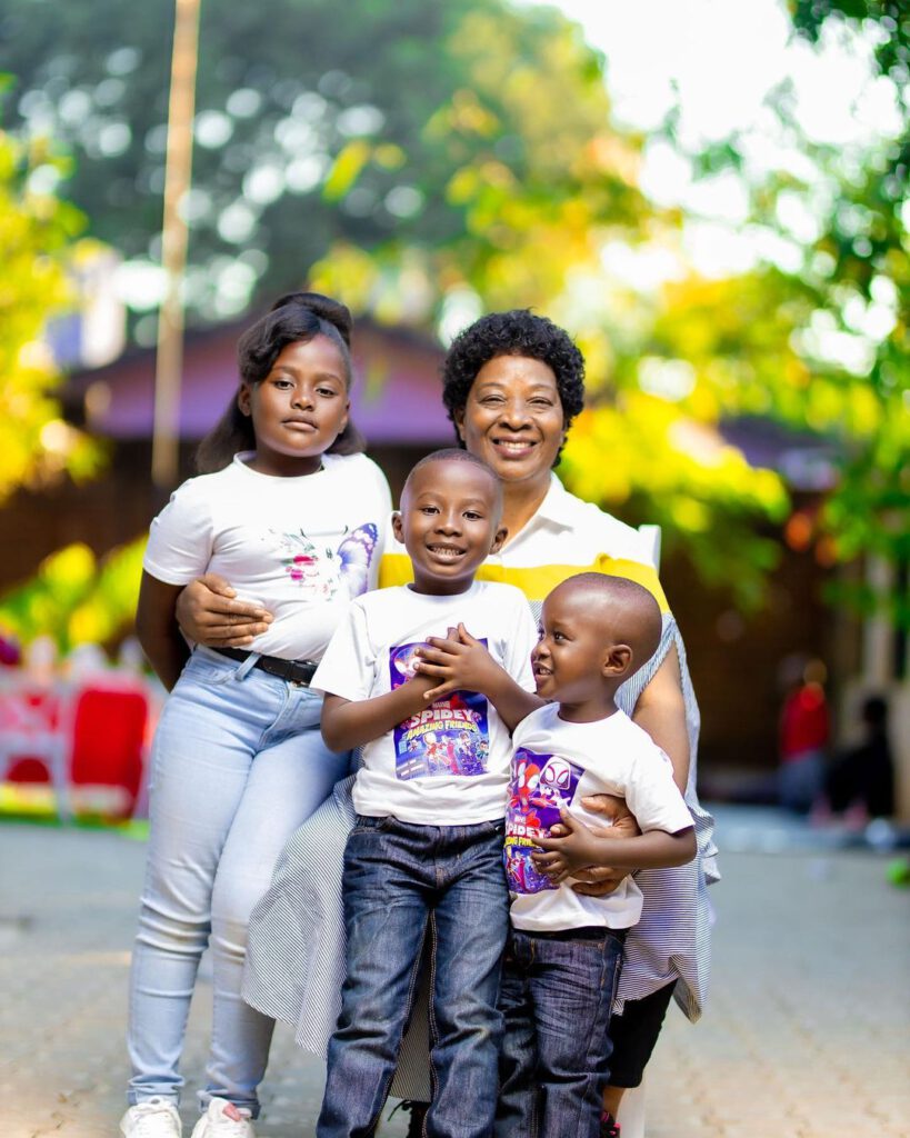 Gwamba Daughter And Sons